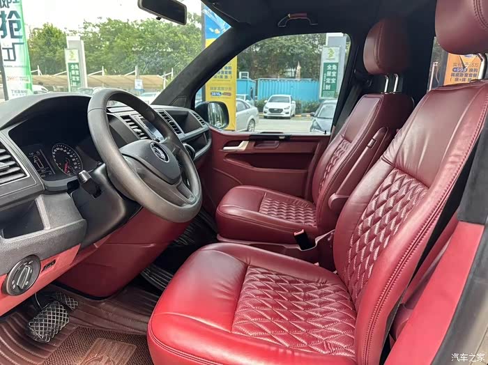 新到两台17年大众凯路威,2.0t舒适版9座.内饰改装豪华.