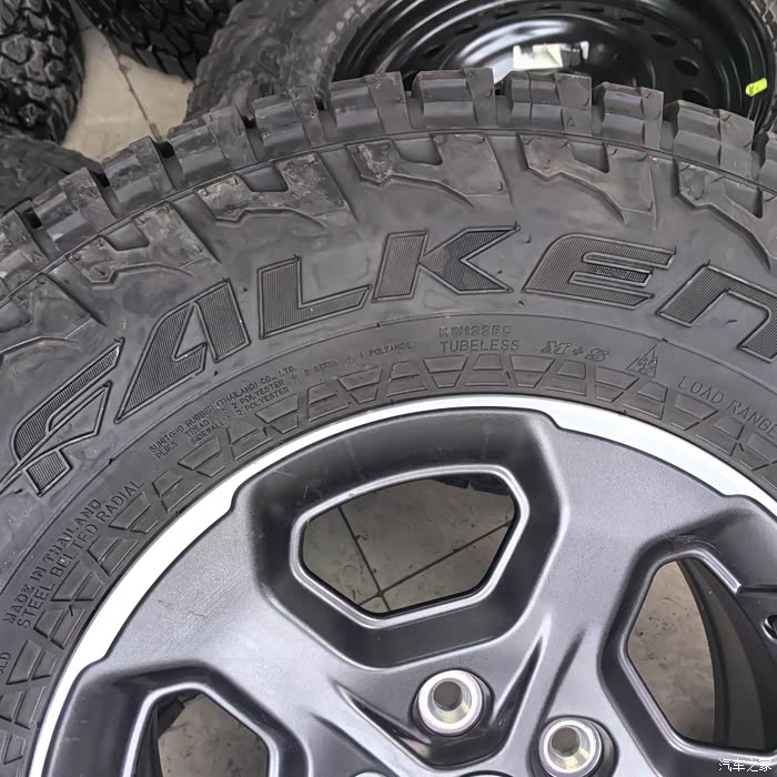 角斗士轮毂轮胎17寸 牧马人通用 285 70 17falk