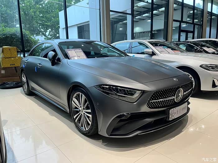新到:奔驰 cls300 动感型 22年上户 2.0t 1万
