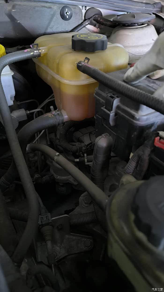 15款凯越防冻液液位正常不