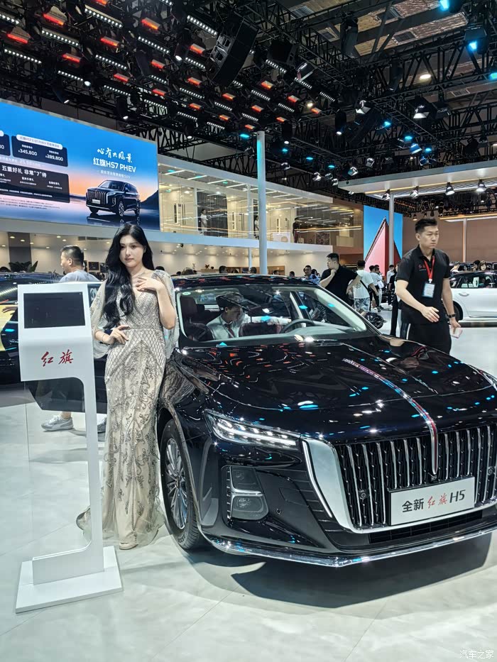 长春汽博会 红旗金葵花 红旗大车模