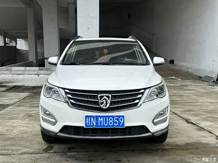 17年3月,宝骏560,1.8手波天窗,年审到明年3月,无事