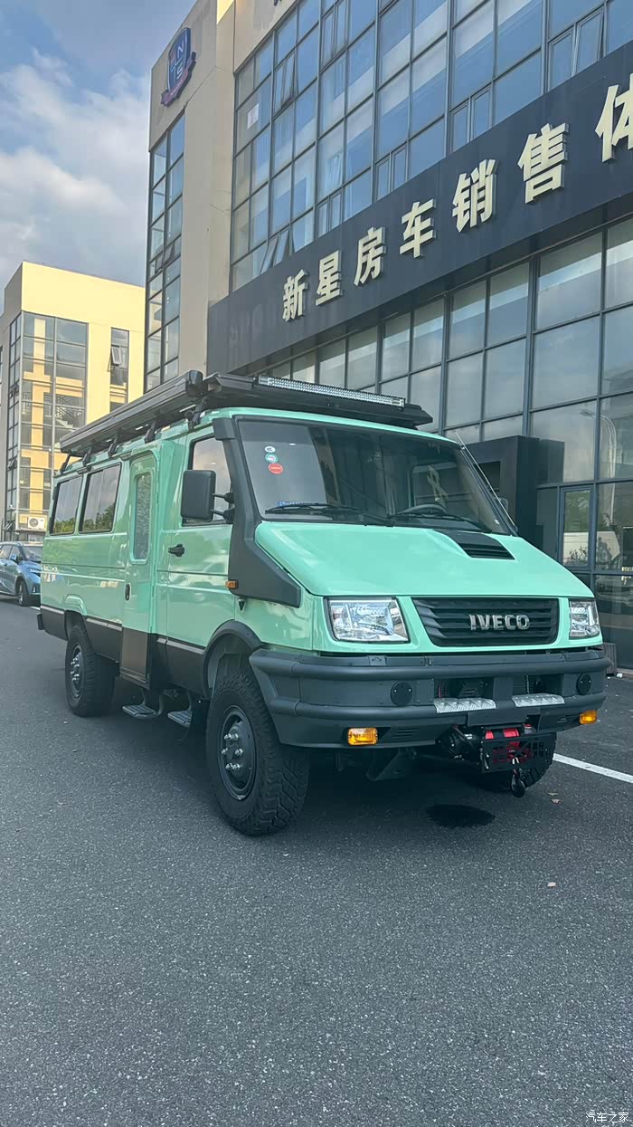 军转民的依维柯2045四驱越野车,改装完后说他铁汉柔情不为过