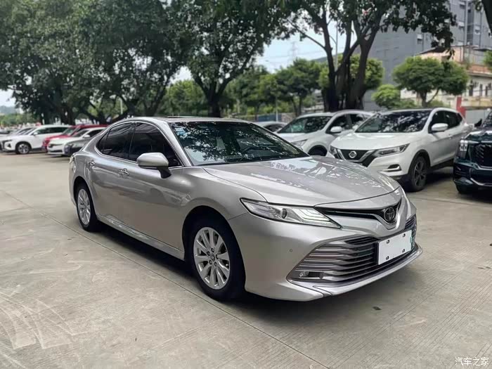 19年7月丰田凯美瑞2.0g豪华版,一手车4.3万公里,全车