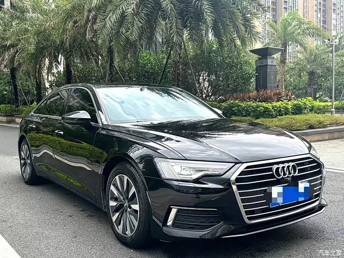 到店21年45动感奥迪a6l,实表5万公里,全车只有一处补漆