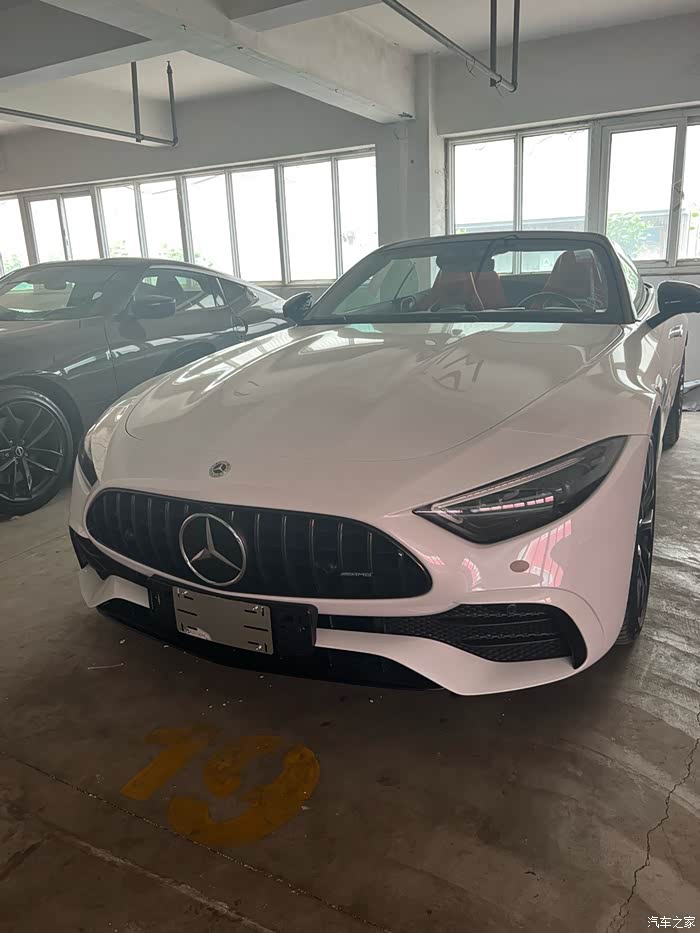 奔驰sl43 23款amg 敞篷 漂亮吗 颜色:白/黑/红