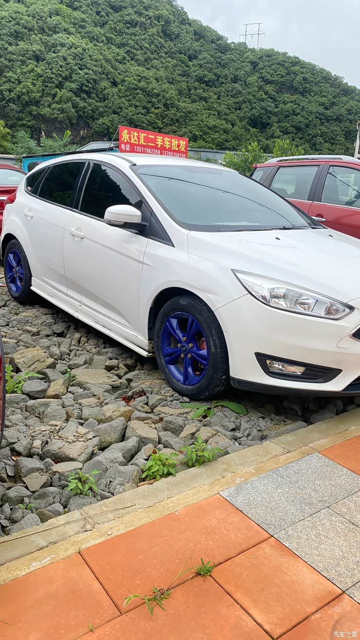 6两厢福克斯,车况原版,三个面补漆