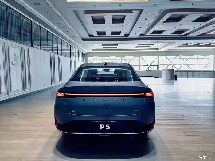 新能源小鹏p5续航500公里 现车到店,首付肆久久久包牌开回