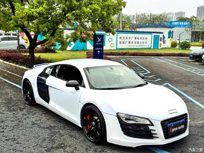 收辆08至10年的r8,有的报车况报价或私信.