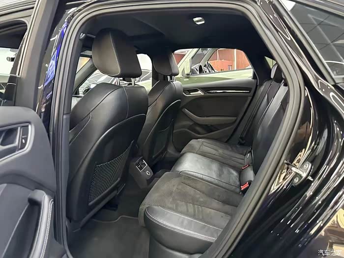 17年17改款奥迪s3 车况小精品支持分期零首付 刚刚13w