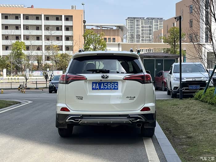 丰田 rav4荣放 2016款 2.0l cvt两驱风尚版