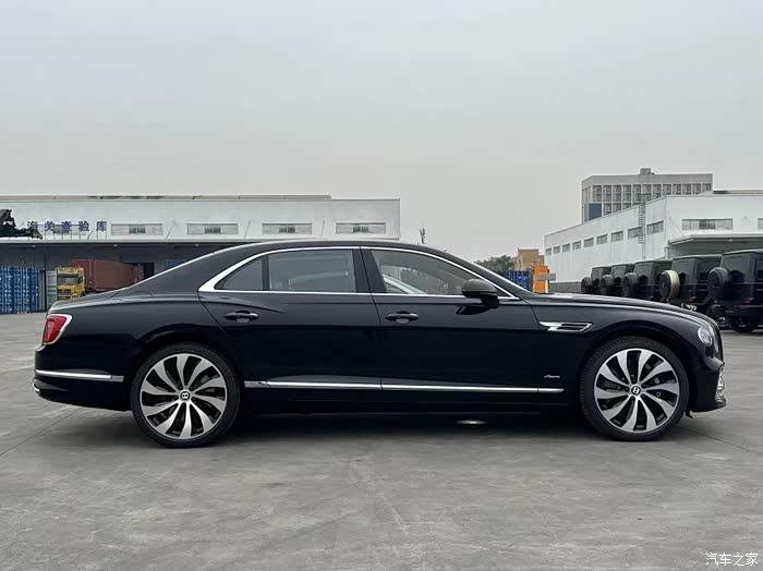 全新一代宾利飞驰亮相