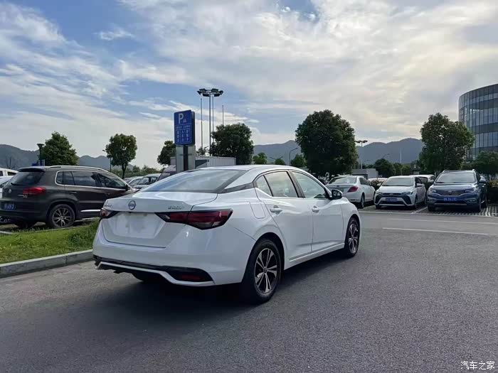 销冠14代轩逸悦享版试驾分享