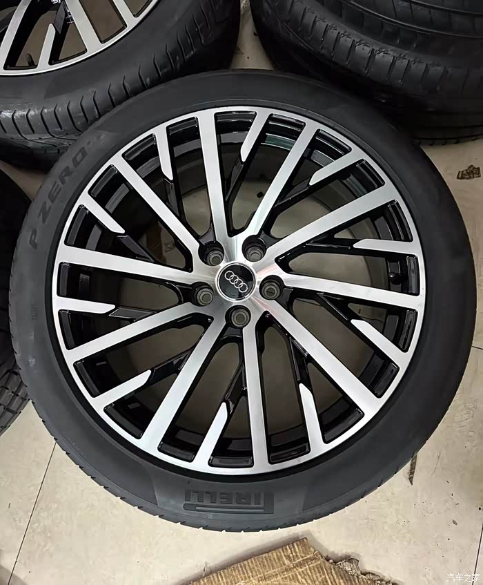 20寸奥迪a8原厂轮毂轮胎一套,感兴趣的来