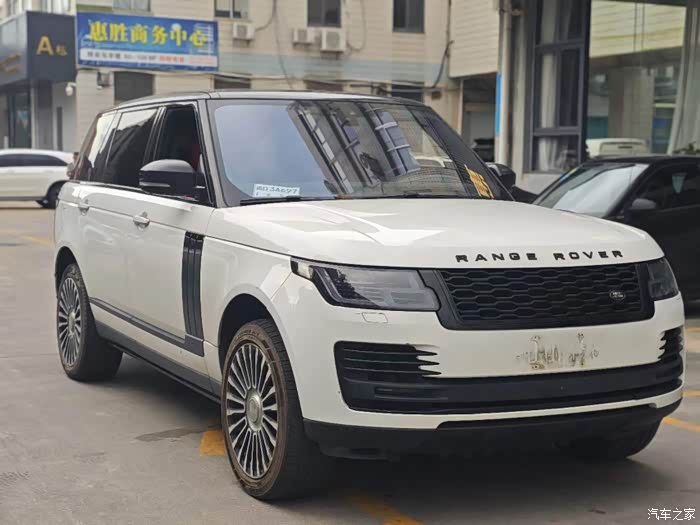 路虎揽胜行政加长 2017年10月上牌,6.3万公里 中规汽