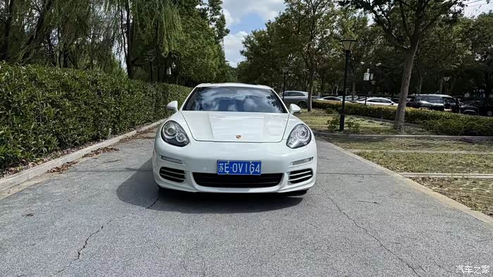 2015年行政加长版帕拉梅拉