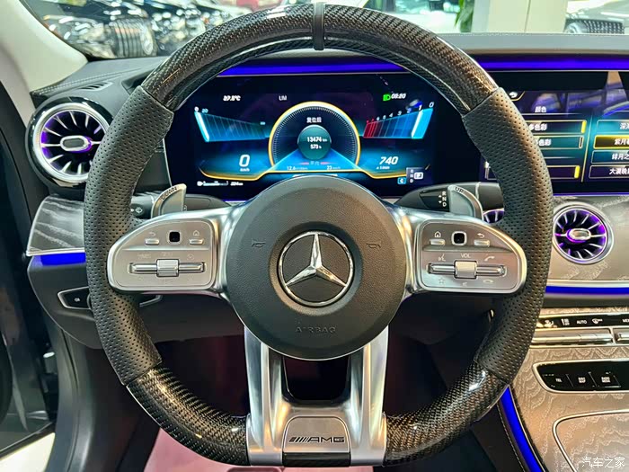 奔驰cls级 2021款 cls 300 动感型 升级:前后