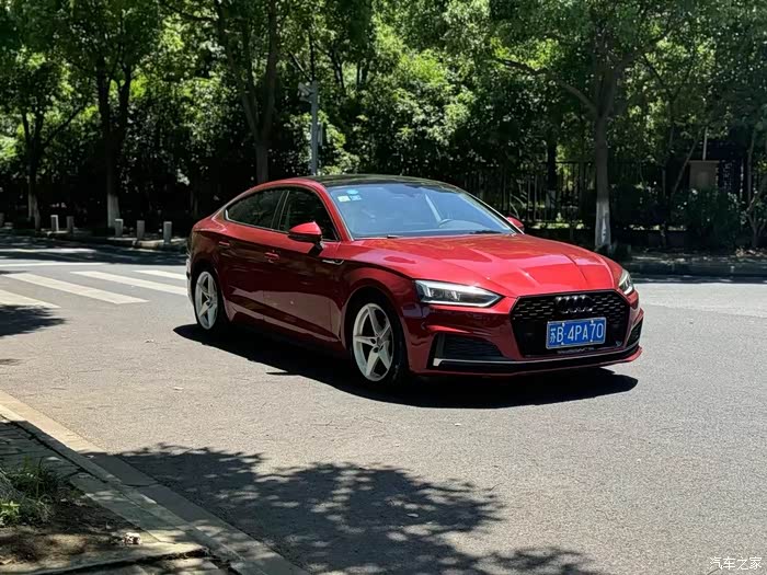 19年红色奥迪a5,4门无边框大掀背,安全行驶6万公里,查博