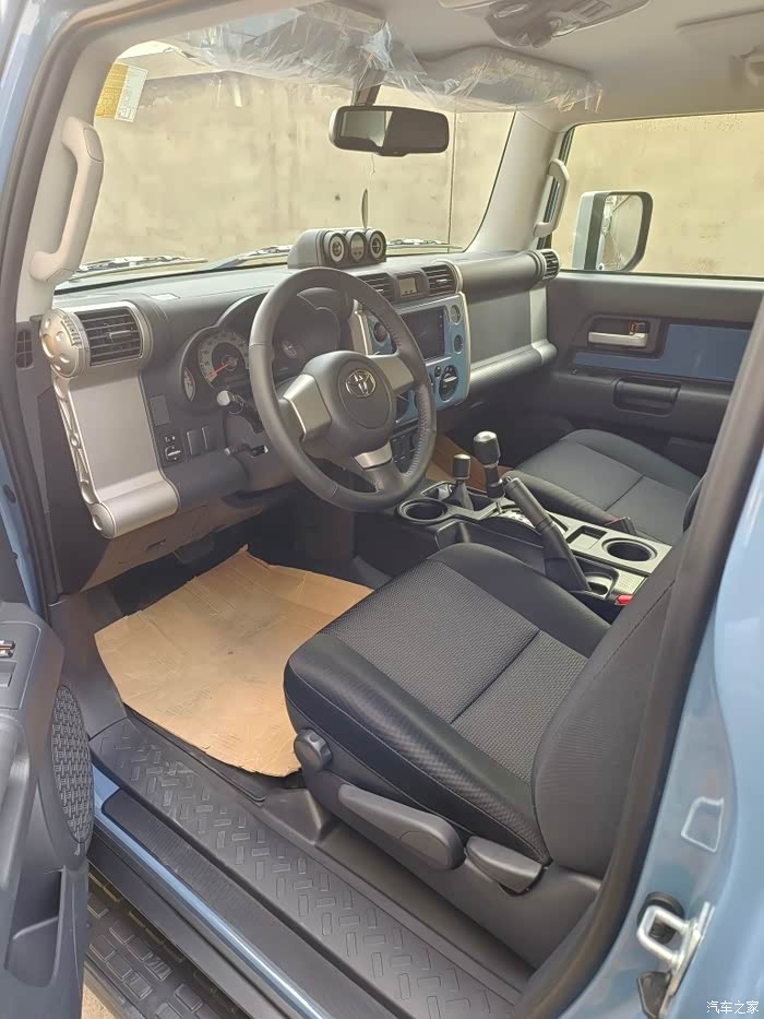 22款中东版酷路泽fj 售价44.5万