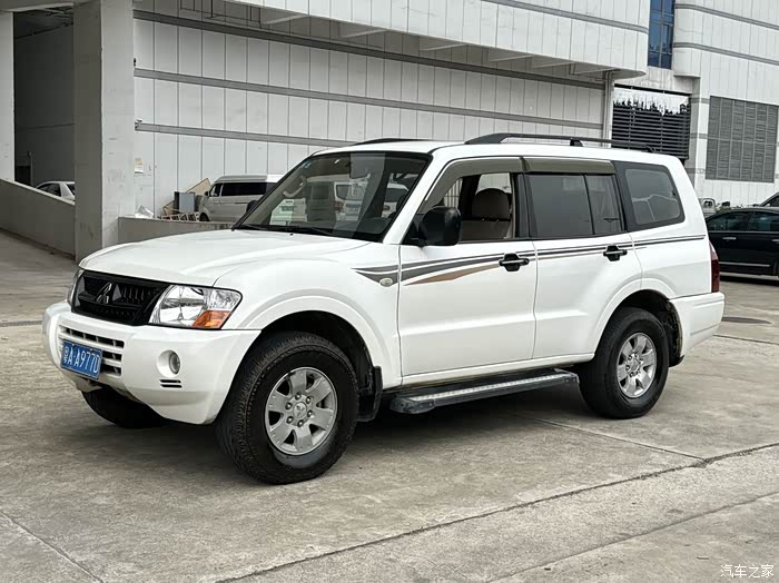 09年4月,三菱帕杰罗v73,3.0四驱,一手车,年审保险同