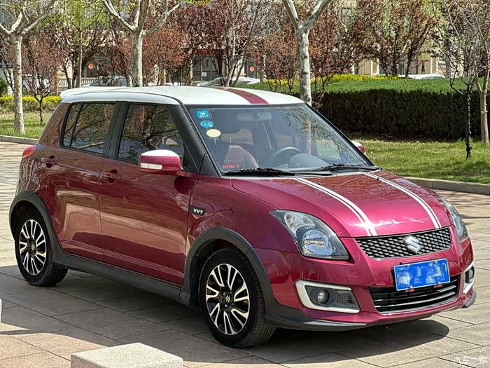 17年铃木雨燕酷玩版 原厂拉花 手动1.5排量 一手车 3万