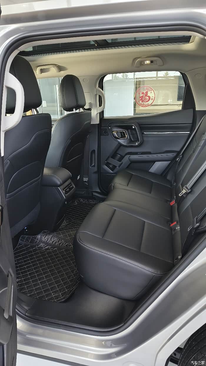 哈弗二代大狗,汽车中的硬汉,硬派风格,软包内饰,舒适度刚刚的