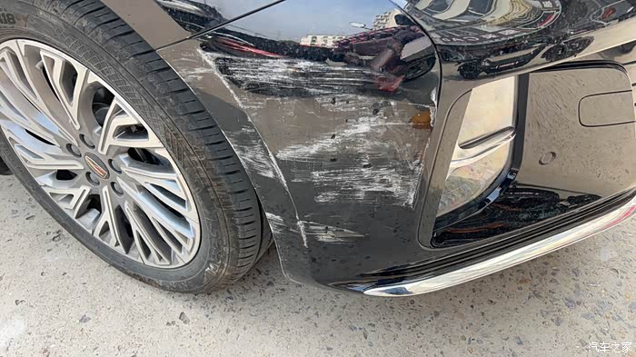 补个真实感受: 前段时间不小心擦碰了,我只能说,大红旗的车漆