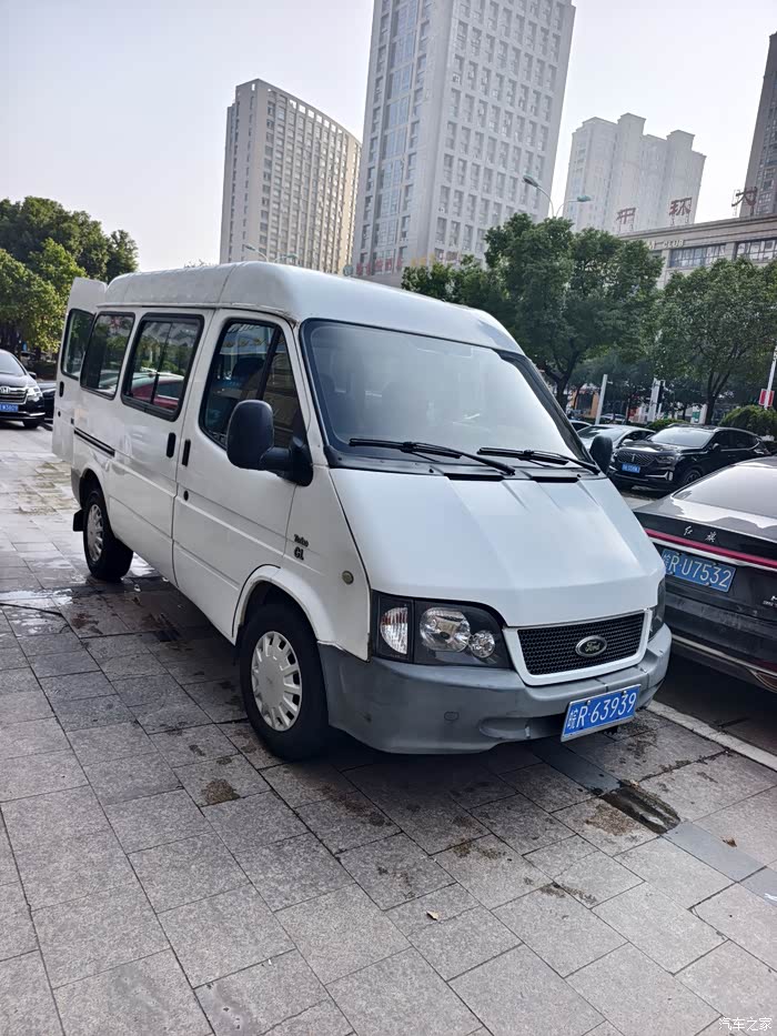 12年金典全顺,我也是买的二手车,车况非常nice,也是高价