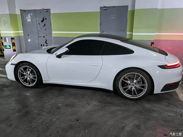 批发保时捷992,21年,1.3万公里,原版原漆,价格便宜