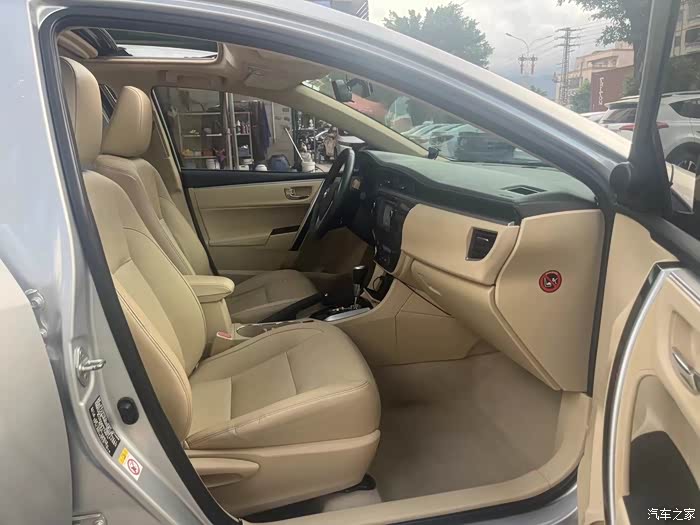 丰田卡罗拉14款1.8l cvt至高版,14年7月上牌全程行