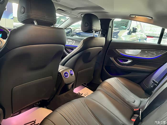 奔驰cls级 2021款 cls 300 动感型 升级:前后