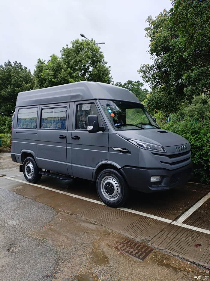 驾驶乐趣再升级体验全新依维柯得意6at自动挡