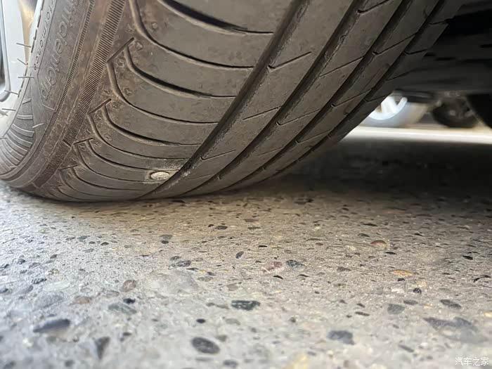 轮胎被扎,补胎液慎用