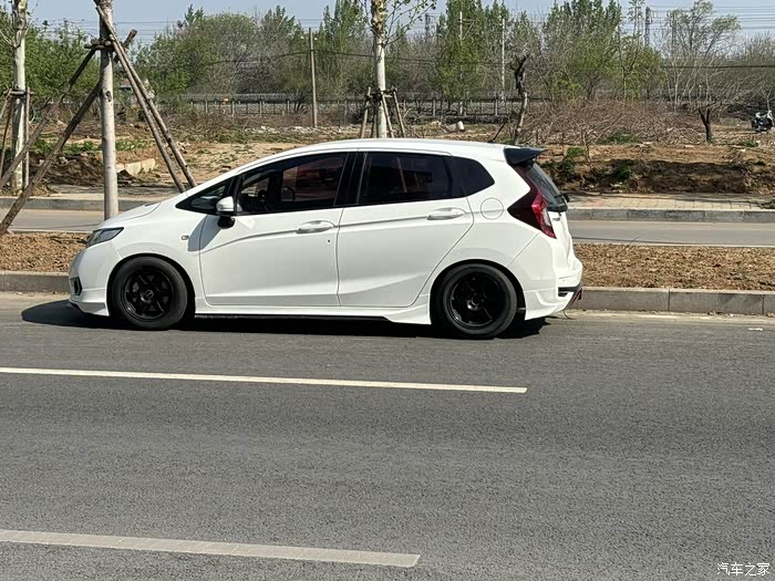 18年11月份手动飞度改的轮毂轮胎避震,喜欢的私聊