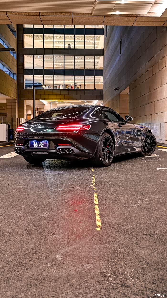 21年奔驰amg-gt 2.6万公里 原漆车况 液晶仪表 旋