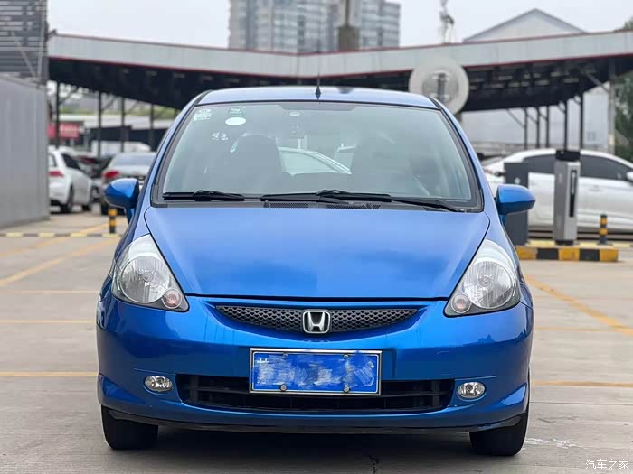 08年自动挡飞度.本地一手车,原版车况,经典蓝色,大屏倒车影