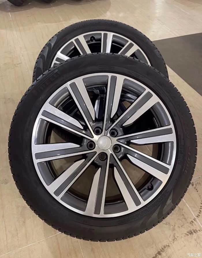 22寸路虎揽胜轮毂轮胎,有意向的看过来