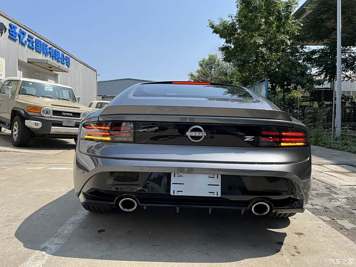 日产400z 性能版