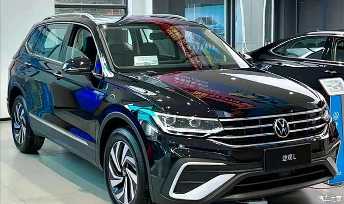 大众途观l凭借着大众品牌在我们国人心目中的积淀已经深入人心