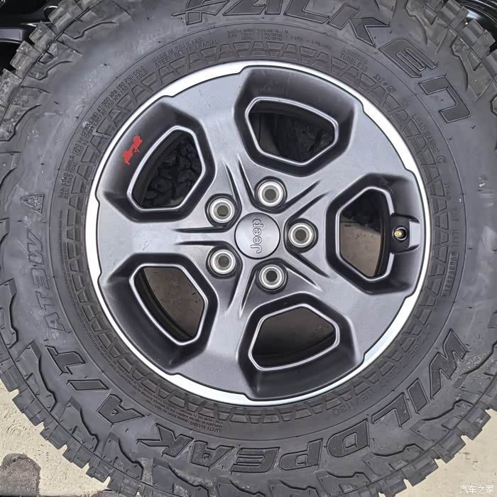 角斗士轮毂轮胎17寸 牧马人通用 285 70 17falk