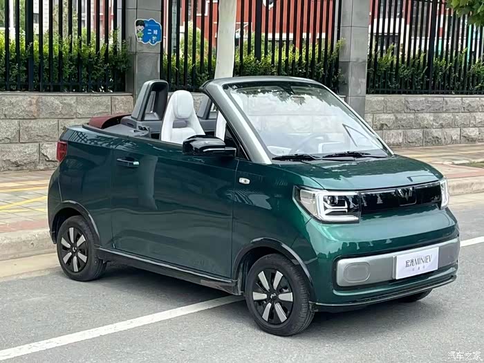 新到24年7上牌,五菱mini敞篷版,新车指导价99900