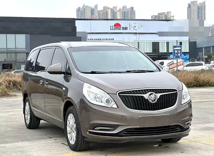 出台17年自用别克gl8豪华版25s,0出险原版车况