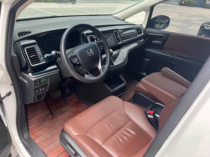 求购2021年艾力绅 公里数别太大,原版原漆,最好外白粽内