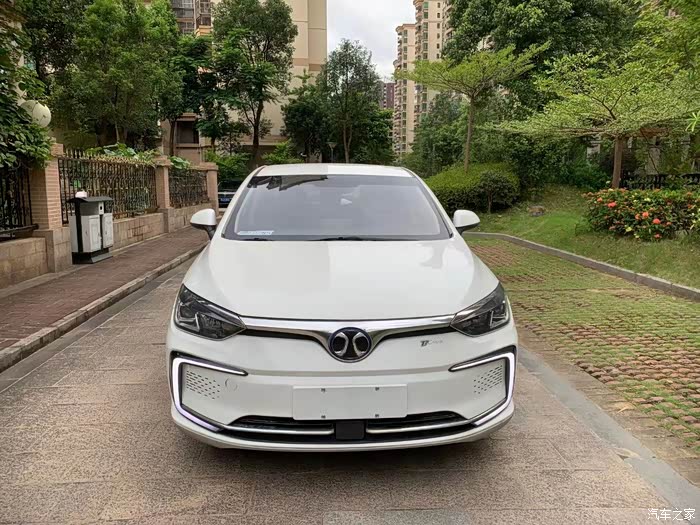 北汽eu5,19年上牌 纯电续航416km宁德时代电池 精品_北京eu5论坛_汽车