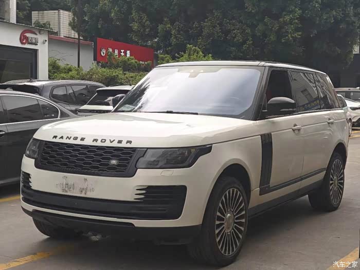 路虎揽胜行政加长 2017年10月上牌,6.3万公里 中规汽