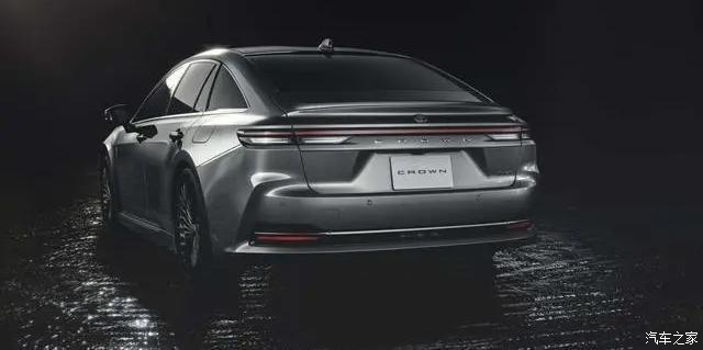 全新丰田皇冠sedan终于来了!