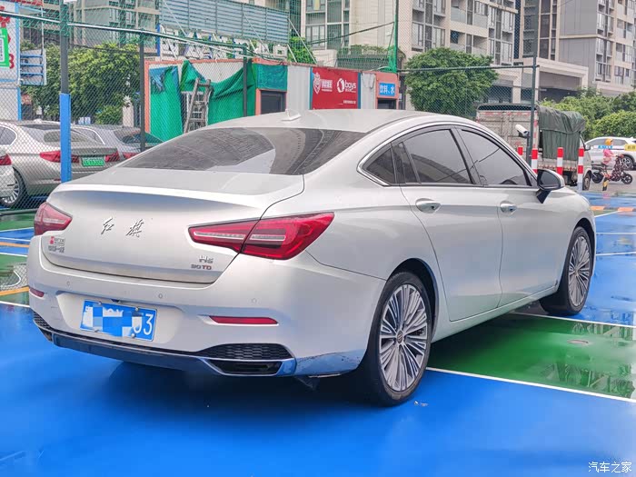 22款2021年12月红旗h5,一手精品车况过三方,3万多公