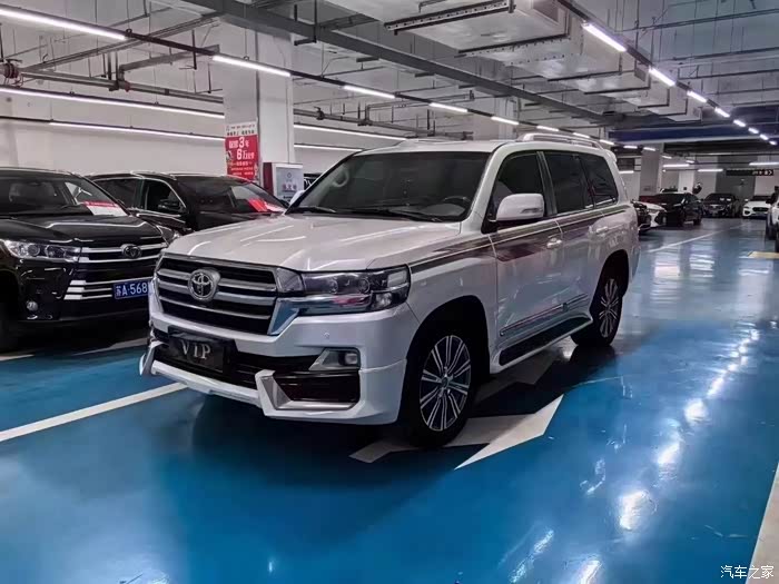 8 新到16年16款酷路泽4000 中东5