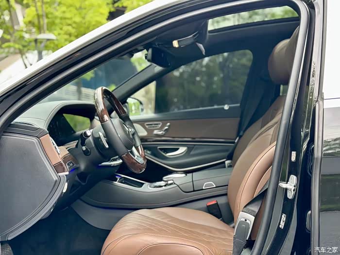 最新买下 18年18款奔驰迈巴赫s450四座版l2辅助驾驶