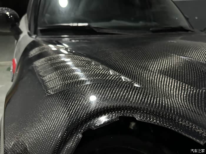 碳纤维机盖翻新
